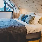 Czarne Wierchy Mountain Retreat *