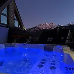 Czarne Wierchy Mountain Retreat 샬레